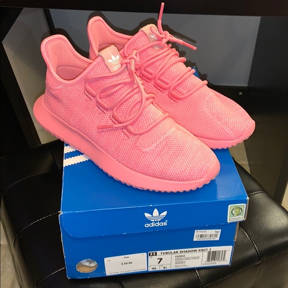 adidas tubular grade school